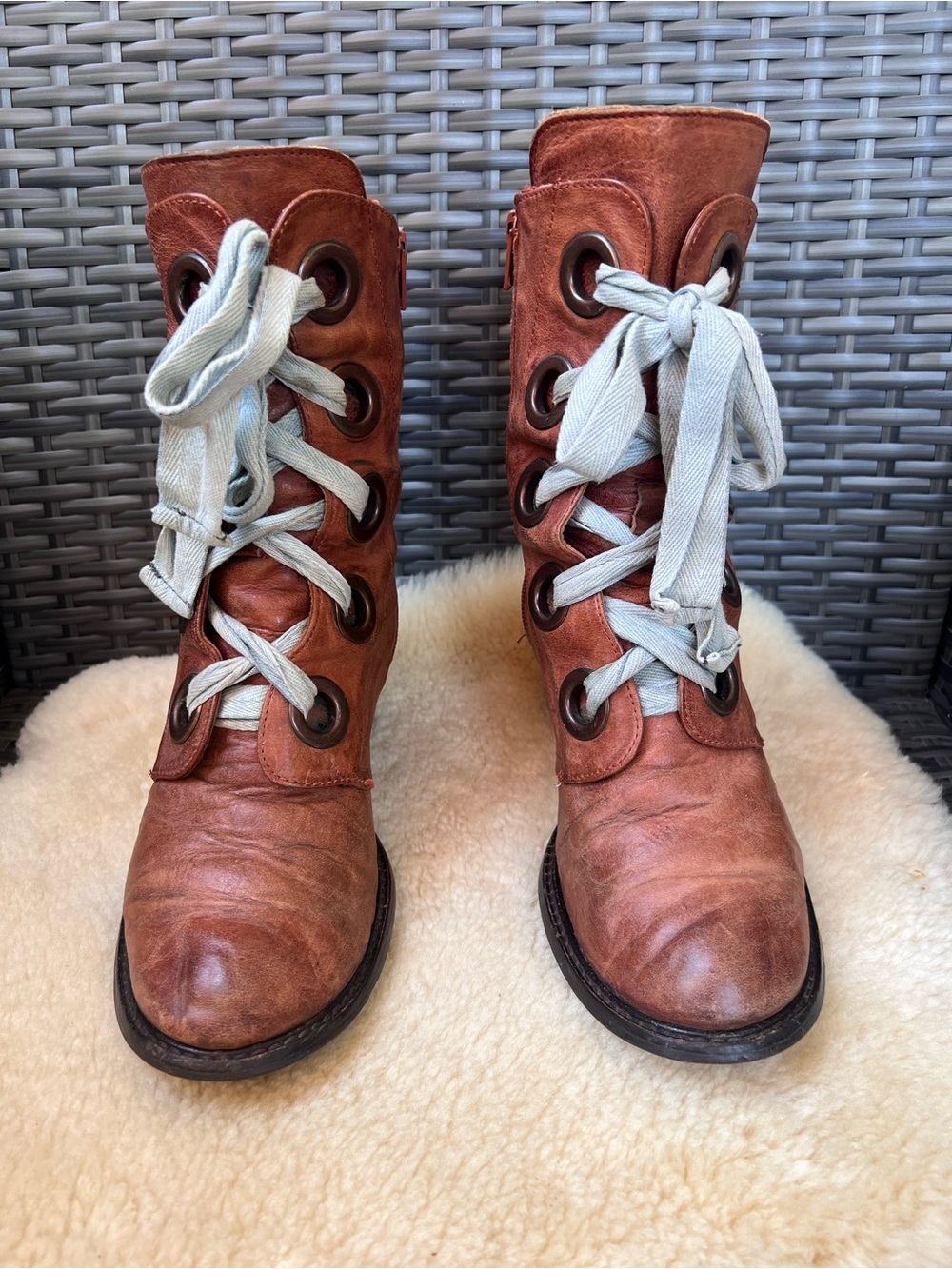 John Fluevog East End Gladstone Mid-Calf Lace Up Boots Sz 8 Brown Witch Grunge - Picture 10 of 14